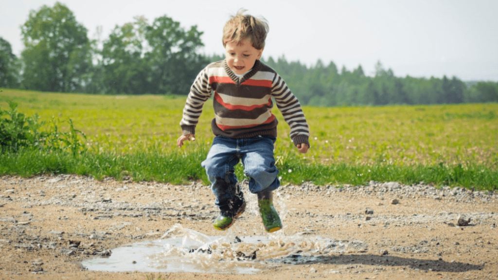 Ce jucării sunt potrivite pentru joaca afară în timpul sezonului cald