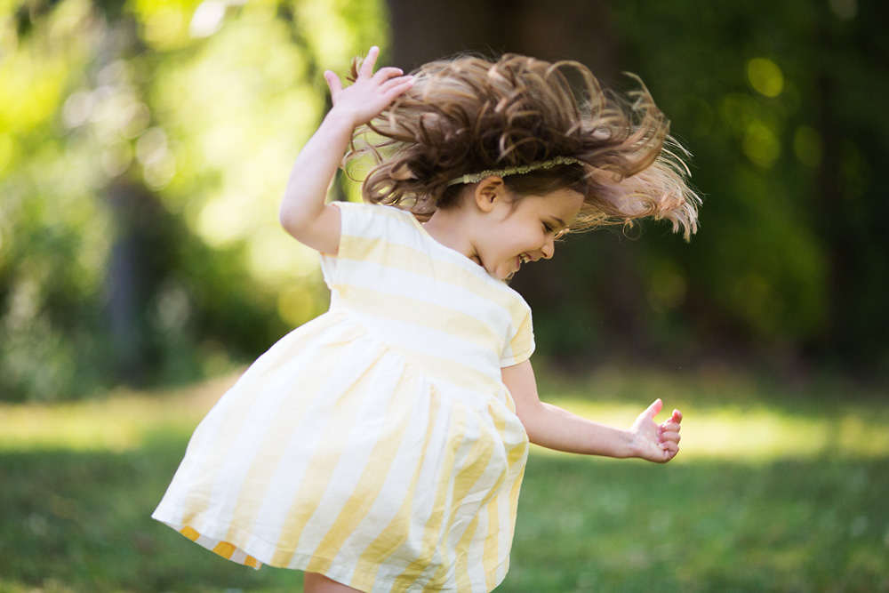 4-trucuri-care-te-vor-ajuta-să-îți-îmbraci-fetița-cu-ținute-elegante-și-confortabile